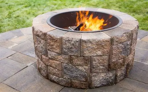 Яма для костра из брусчатки Pavestone
