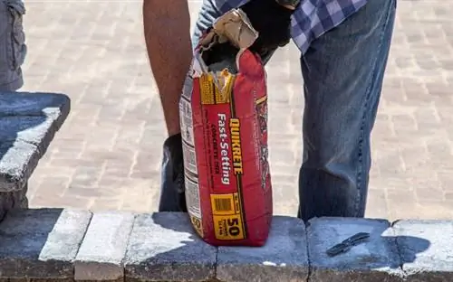 Быстросхватывающаяся бетонная смесь Quikrete