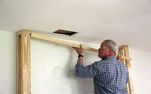 Дэнни Липфорд обрамляет ударную стену Барбары Криглер