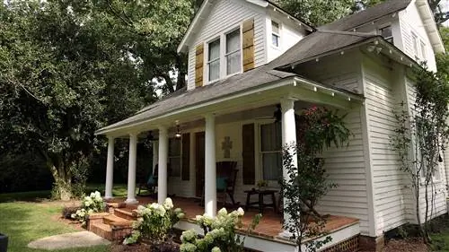 Ремонт крыльца дома на ферме