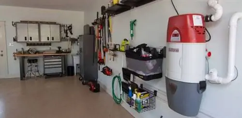 Интерьер гаража