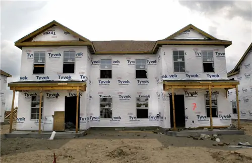 Обертка Barricade House Wrap vs. Tyvek