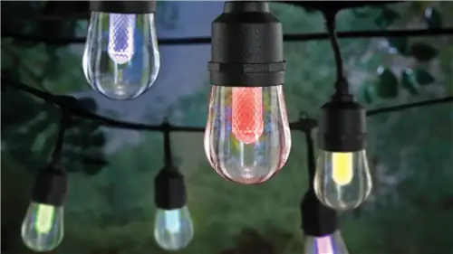 Расширьте пространство на открытом воздухе с помощью этих светодиодных ламп, меняющих цвет