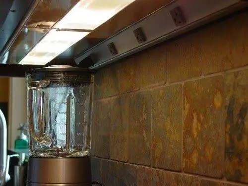 розетки под шкафами