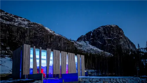 деревянное здание 3