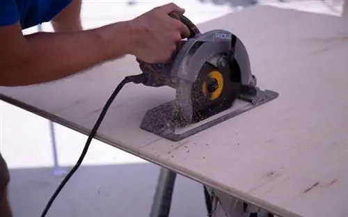Циркулярная пила Ridgid для резки фанеры