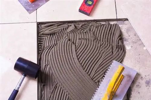 Плиточный пол устанавливается поверх бетона