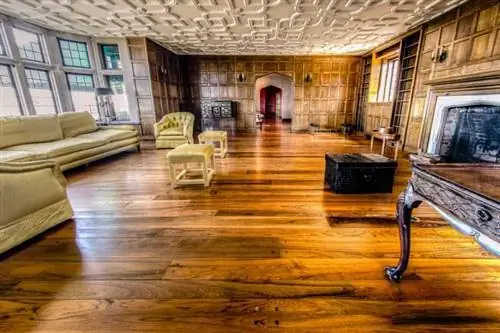 Тиковый пол в Eloquent Room