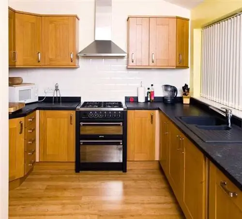 Дубовые кухонные шкафы