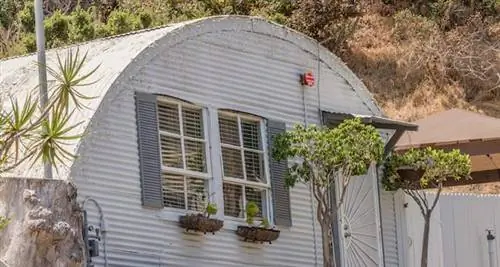 Винтажный дом Quonset Hut