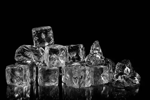 Куча кубиков льда