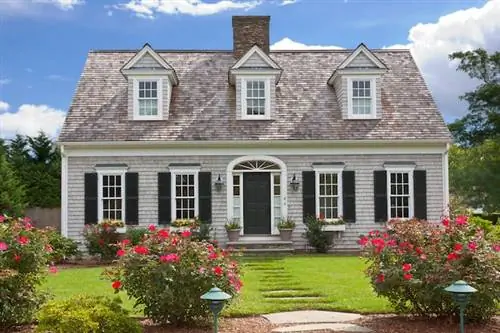 Дом Кейп-Код в Новой Англии