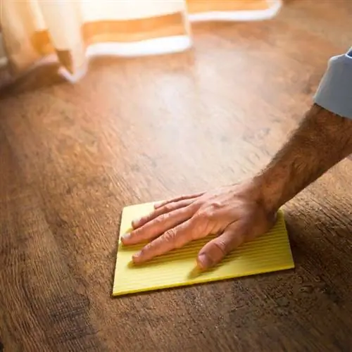 уход за паркетом тряпкой