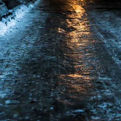 черный лед на дороге