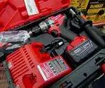 18-вольтовая перфоратор/шуруповерт Milwaukee M18 Fuel в кейсе. 18-вольтовая перфоратор/шуруповерт Milwaukee M18 Fuel в кейсе.