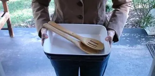 Женщина, которой нужно блюдо