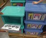 Открывающаяся боковая дверца органайзера Rubbermaid All Access Organizer.