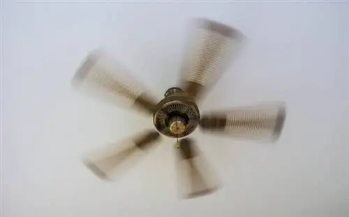 Вращающийся потолочный вентилятор