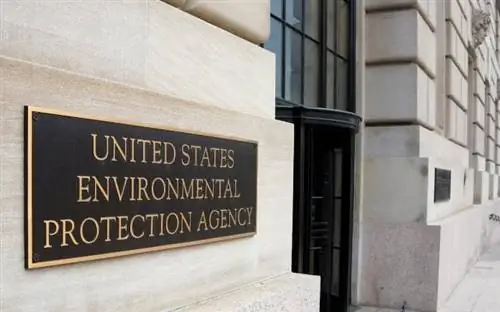 Мемориальная доска на здании Агентства по охране окружающей среды США в Вашингтоне, округ Колумбия