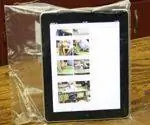 iPad в закрывающемся пластиковом пакете для мастерской