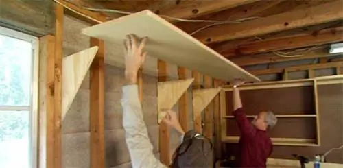 Настенные полки для гаража или мастерской