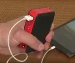 Портативное зарядное устройство Transit myCharge для зарядки телефона.
