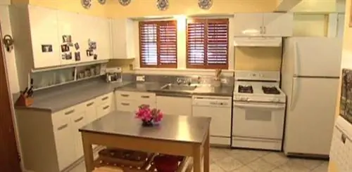 Кухня до реконструкции исторической кухни.