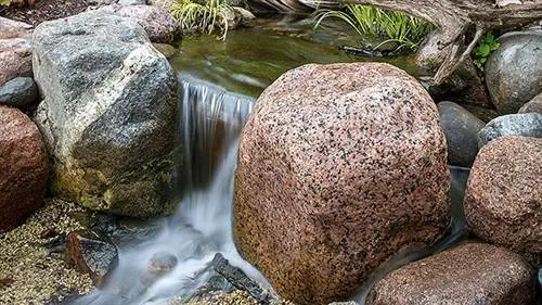 водопад камни