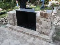 Строительство наружного камина из брусчатки.