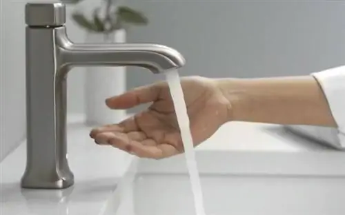 Бесконтактный смеситель для ванной Kohler с ручным управлением