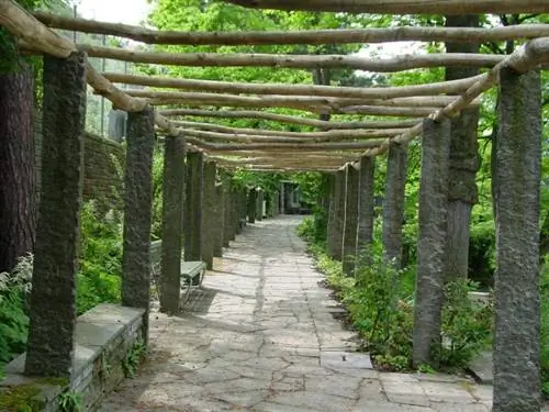 беседка в саду