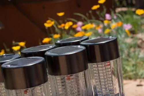 Солнечные садовые светильники