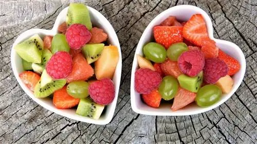Сезонные фрукты имеют приятный вкус. Сезонные фрукты имеют приятный вкус.