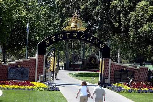 У ранчо Майкла Джексона NEVERLAND новый владелец