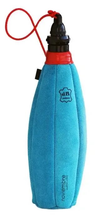 Бутылка H2O 2012 года выпуска от November Estudio производства JB Sigüenza