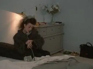 На этот раз Луиза все еще разговаривает по телефону в квартире Рми на окраине. Парижская современность испытывала свои…