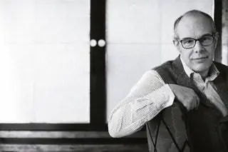 Хавьер Кастилья в гостиной своего дома в центре Мадрида