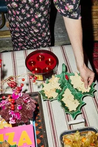 Сейчас у инфлюенсера и модного профессионала есть бутик в городе Совонте-Уолд, где она продает…