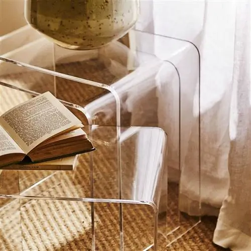 Журнальный столик из метакрилата от Zara Home