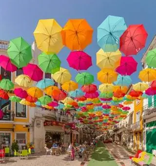 Проект Агеды Umbrella Sky начался в 2011 году в рамках Фестиваля искусств Агитагеда в португальском городе… Проект Агеды Umbrella Sky начался в 2011 году в рамках Фестиваля искусств Агитагеда в португальском городе…