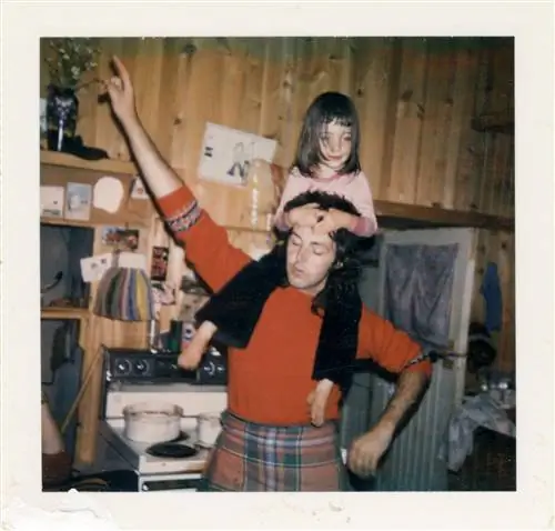 ТОЧНЫЕ МОМЕНТЫ, которые Линда Маккартни собрала в Polaroids ТОЧНЫЕ МОМЕНТЫ, которые Линда Маккартни собрала в Polaroids