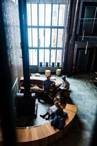 Как объяснил Патрик Стремстен, соучредитель и менеджер виллы Niehku Mountain Villa, «с момента ее открытия в марте 2018 года ее…