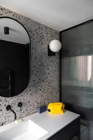 раковина с зеркалом