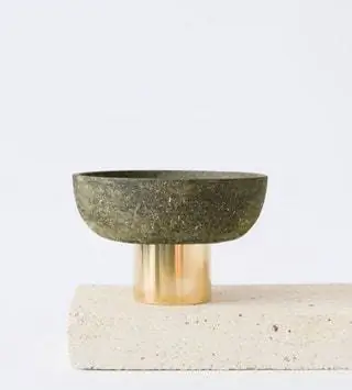 Giria от Adorno Design изготавливается вручную из порошка коры дерева и производится только на заказ. Эвелин…