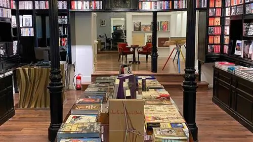 Много книг и ДИЗАЙН в первом магазине TASCHEN в МАДРИДЕ