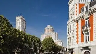 Это новая площадь Испании в Мадриде