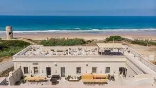 Расположенный напротив пляжа Барроса развлекательный центр El Cuartel del Mar только что открыл свои двери