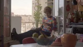 «Мы хотели иметь возможность играть с настоящими окнами, чтобы выйти на улицу, чтобы увидеть дождь и солнце», - продолжает Атека