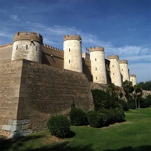 Дворец Альхаферия