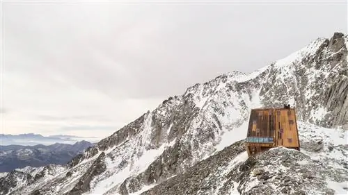 Schwarzensteinhütte, медный приют в Альпах